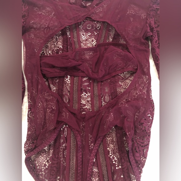 VERY SEXY Victoria’s Secret XSmall burgundy/maroon lace embellished bodysuit - Picture 12 of 14